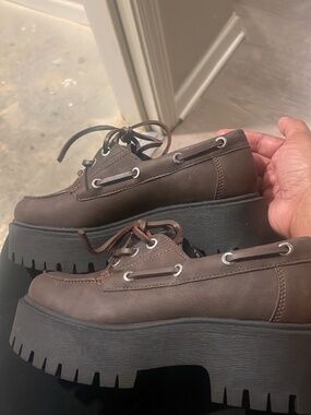 Women platform shoes